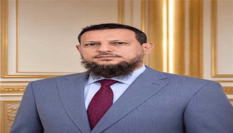 محافظ عدن يشكل خلية للاستجابة الإنسانية لمواجهة تداعيات موجات النزوح