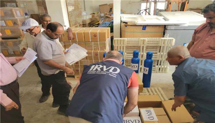 تسلم أجهزة ومعدات طبية جديدة لتعزيز جاهزية المرافق الصحية في عدن