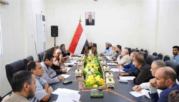 وزير الأوقاف يبحث مع وفد مجلس الوزراء تطوير الأداء المؤسسي للوزارة