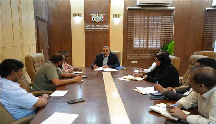 وزير الصحة يبحث مع أطباء بلا حدود تعزيز خدمات الطوارئ والاستجابة الجراحية في عدن